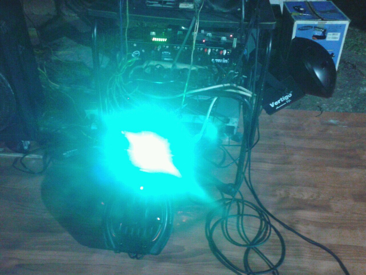 Somos El Equipo de Sonido para Eventos Cristianos, Bodas, 15 Años, Reuniones. Alquiler de Data Show, pantalla. Luces Mobiles. Tel 6583-1216