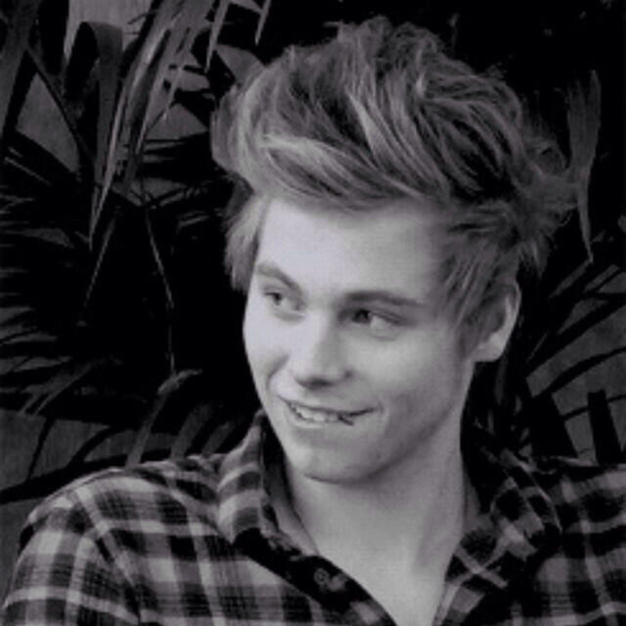Go home, You're my home (@5sos)