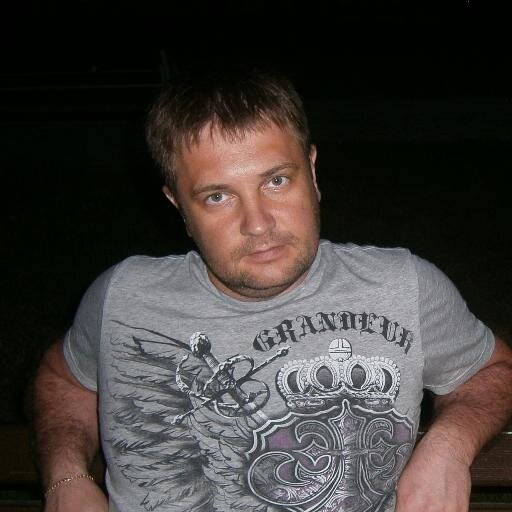 Занимаюсь туризмом,облегчаю людям муки выбора.