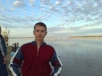 Нужно иметь что-то общее, чтобы понимать друг друга, и чем-то отличаться, чтобы любить друг друга. © Поль Жеральди
