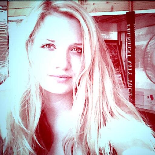 petuloss's profile picture. i'm weird and i can't hashtag. #penis