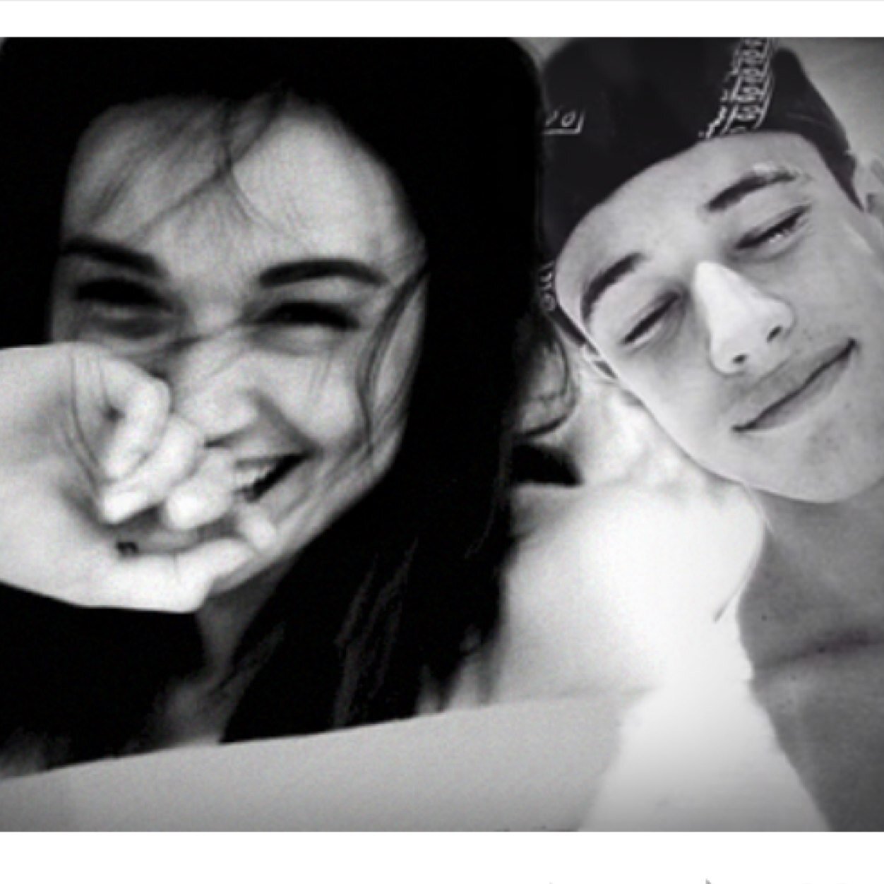 FIZ ESSE TWITTER PARA DIVULGAR MINHA NOVA FANFIC DOS MAGCON BOYS http://t.co/vzEEf21k3Y