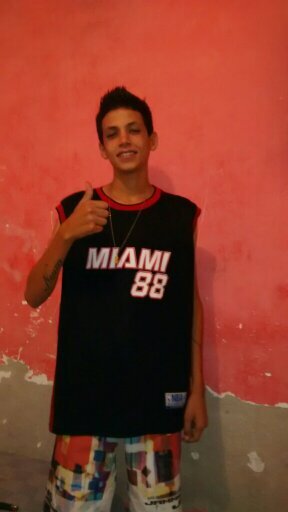 se o vento levar seus momentos de felicidades, nao fique triste, pois oque o vento leva o tempo tras de volta!