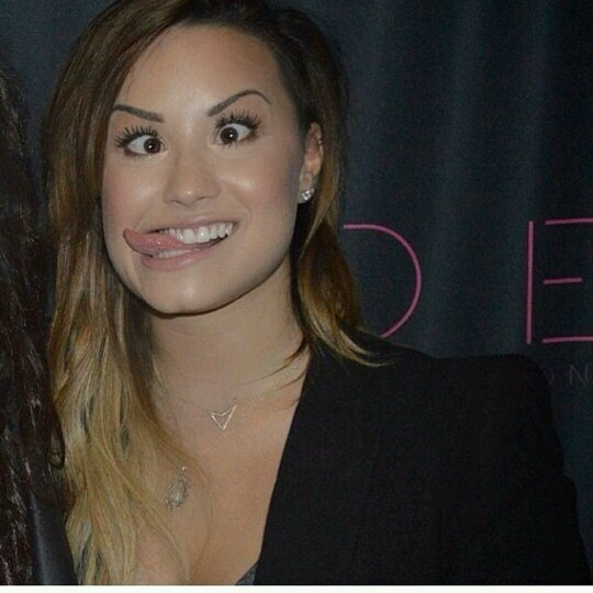 How much you love demi just follow me I am a big fan of demi because she's my idol stay strong I am proud to be lovatic I love @ddlovato more than anything