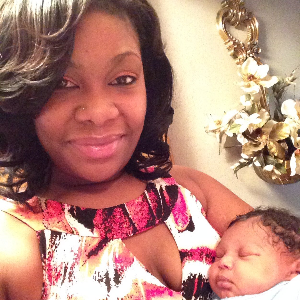 iM_iNdiffERENT2's profile picture. follow & i'll follow back...just like that ;)