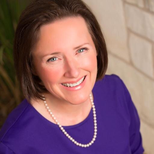 Best selling author of Think & Grow Well and pediatric radiologist, Lori helps doctors and their patients live epic lives!