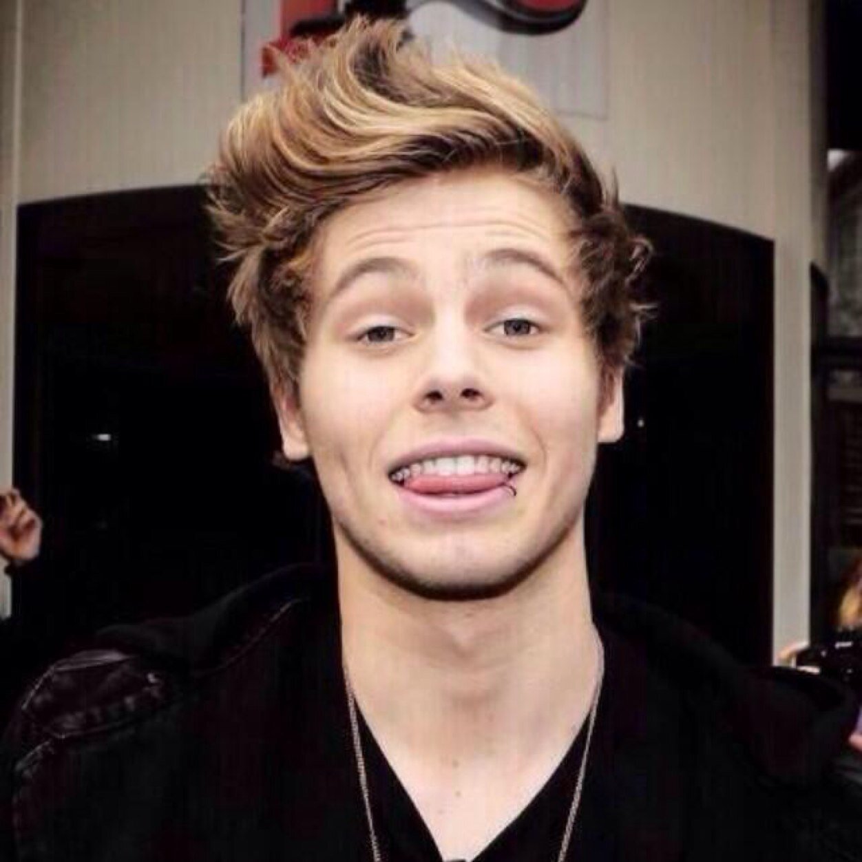 I LOVE 5SOS XX
