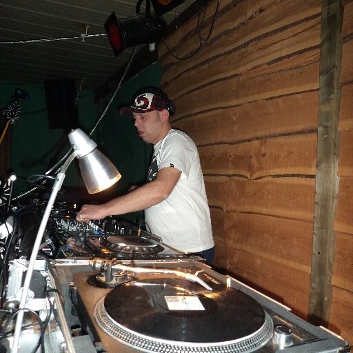 You can also follow him on FB: https://t.co/HjJCvghqU8 Audiointerfase is ontstaan uit Mr.Andy.