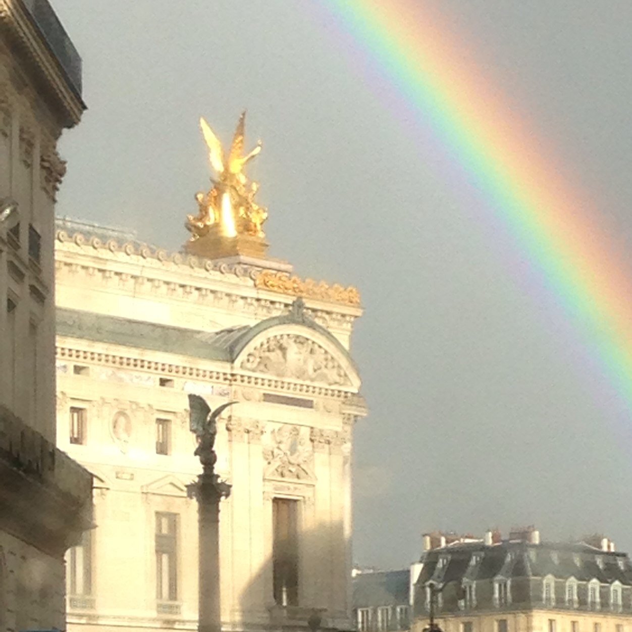 Qui donne ne doit jamais s’en souvenir. Qui reçoit ne doit jamais l’oublier. Proverbe hébreu