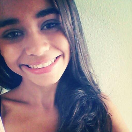 Que Deus me proteja de gente má, cruel, invejosa. Mas, principalmente, de gente sem graça, sem sal, sem veneno, sem beleza e sem loucura.