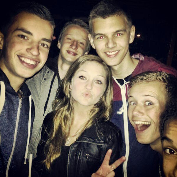 Tilburg / Maten; emerson, boy, merijn, dejan, indy, luuk / 15 jaar / Beatrix college; 3tl4 / sc t zand B5