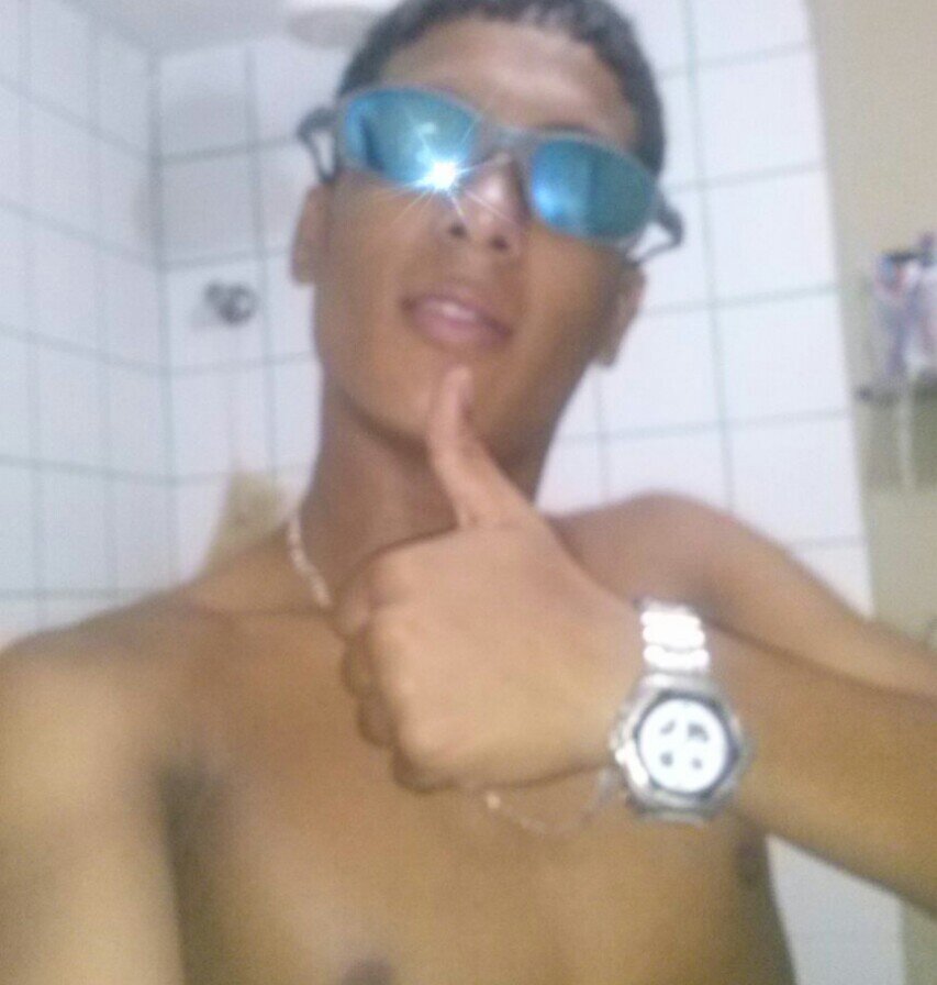 simplesmente eu que me conheçe me adc no msn dgo_.40@hotmail.com