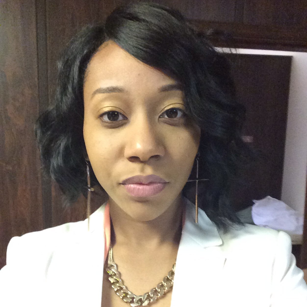 A beautiful,independent lady... ~walk by faith, not by sight~ #teamfollowback follow me on instagram @_beautifulladi