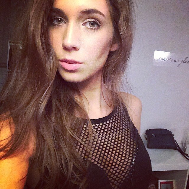 My name is Elissa.
I'm a 24 years old girl from Sweden. I love #fashion, #beauty, #traveling and #fitness!