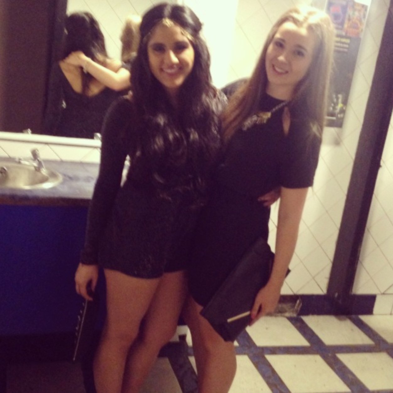 Helen Burton (@helen_burtonx) Twitter