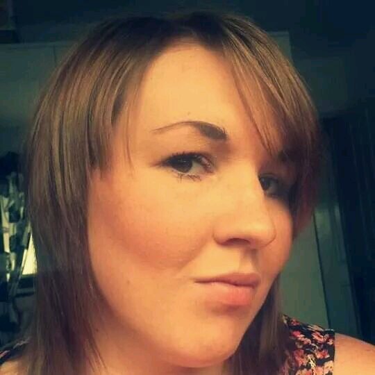 hazziecharys10's profile picture. 