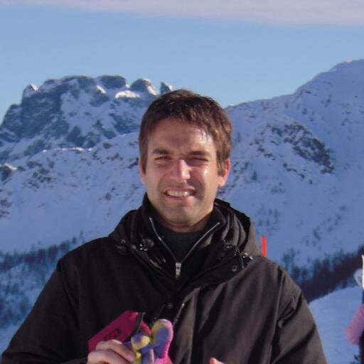 Ingegnere Informatico; Sposato; Padre; Sogno un'Italia giusta per mio figlio.