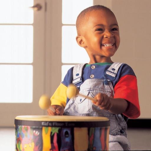 At My Little Conservatory our mission is to immerse children in the arts so that they blossom into creative, genuine and intelligent people!