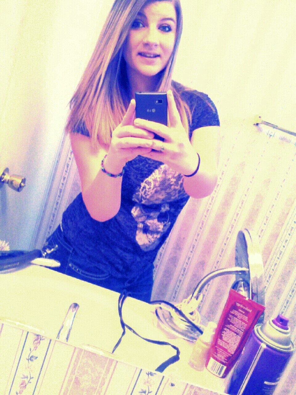 tiffybug12345's profile picture. junior, in a relationship, follow me