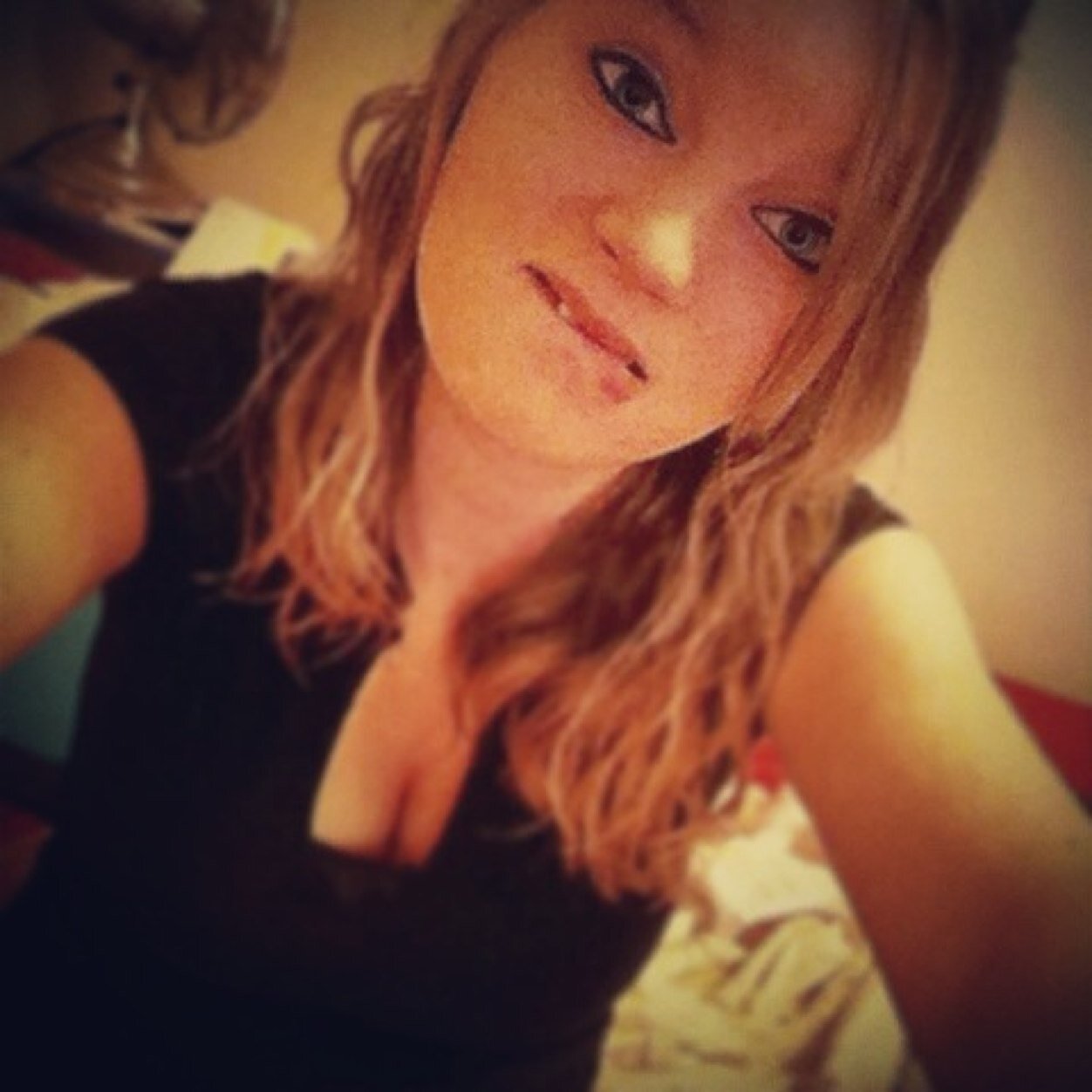 -I'm Destiny . I'm 19 years old. , I'm also Joshua Rose's fiance , Don't know me? Change that!(:. -Well I guess that's it(: