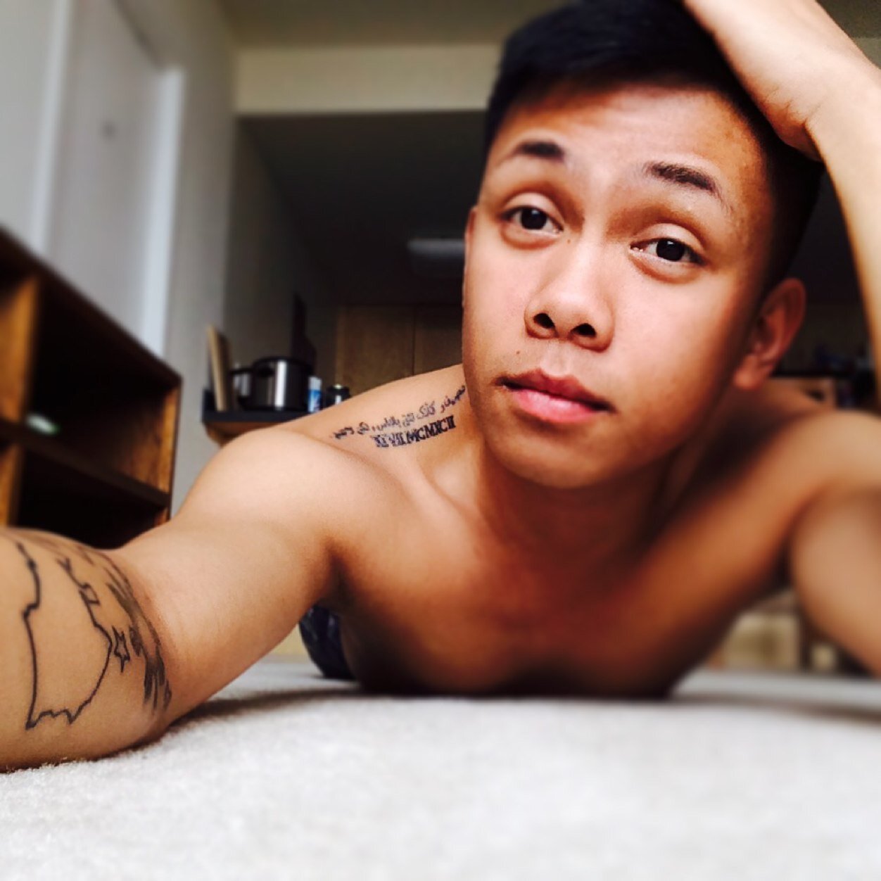 Toby. | 19 | Scorpio | TXTmee | Volleyball Player | PacificIslander | FindOutMore :D |