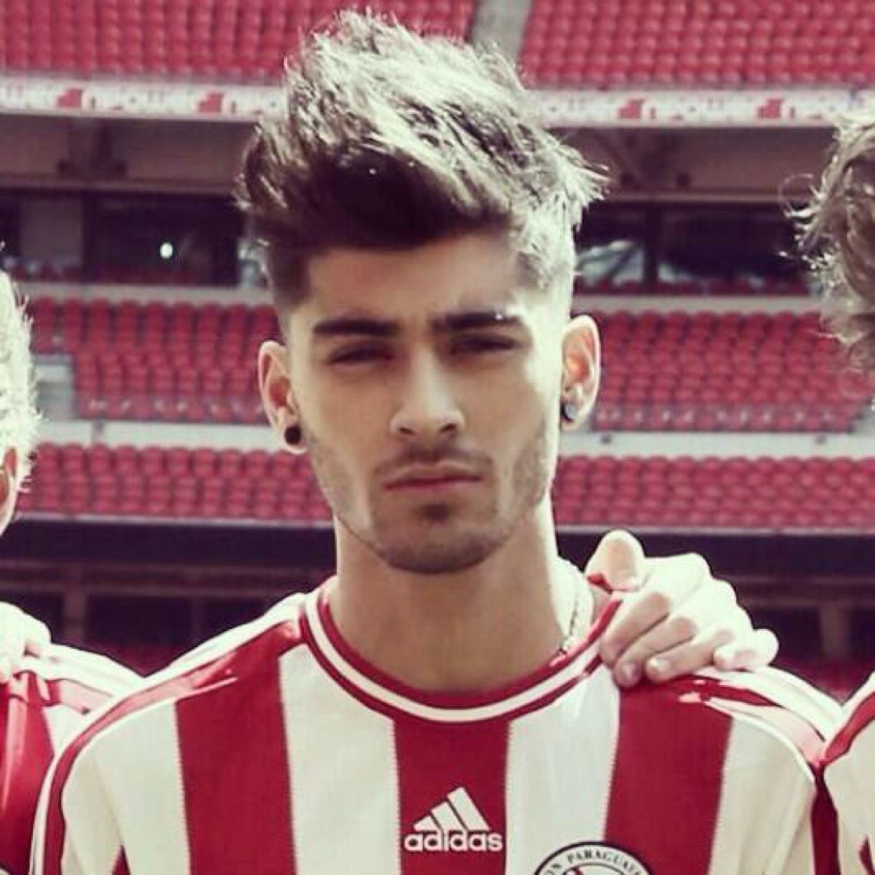 Directioner Boy • Larry • Ziam • Follow Back • Gay • Latin • Dancer • Hugger • Love new friends • I Follow Back • I love @Gay_for_Liam • Spread the Zayn love!!