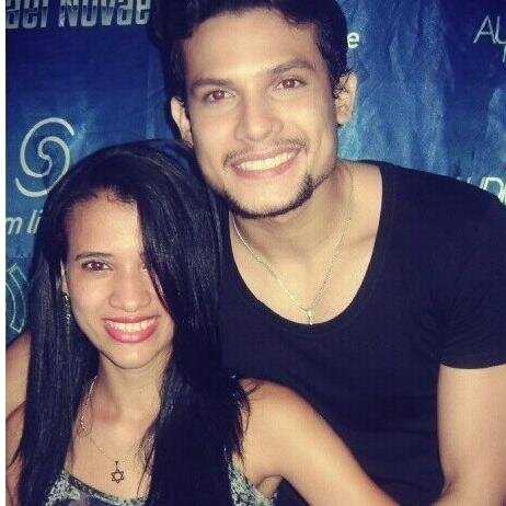 O mundo pode até acabar, mas meu amor por você sempre será eterno! ❤
Israel seguiu: 28/10/13 
Since:11/07/13 Melhor Abraço: 12/04/14 ''tmb te amo liiiiiinda''