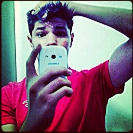 Meu twitter é descolado, néah?
Me segue que dai vc vê que
os meus posts são descolados tbm!
^ ^