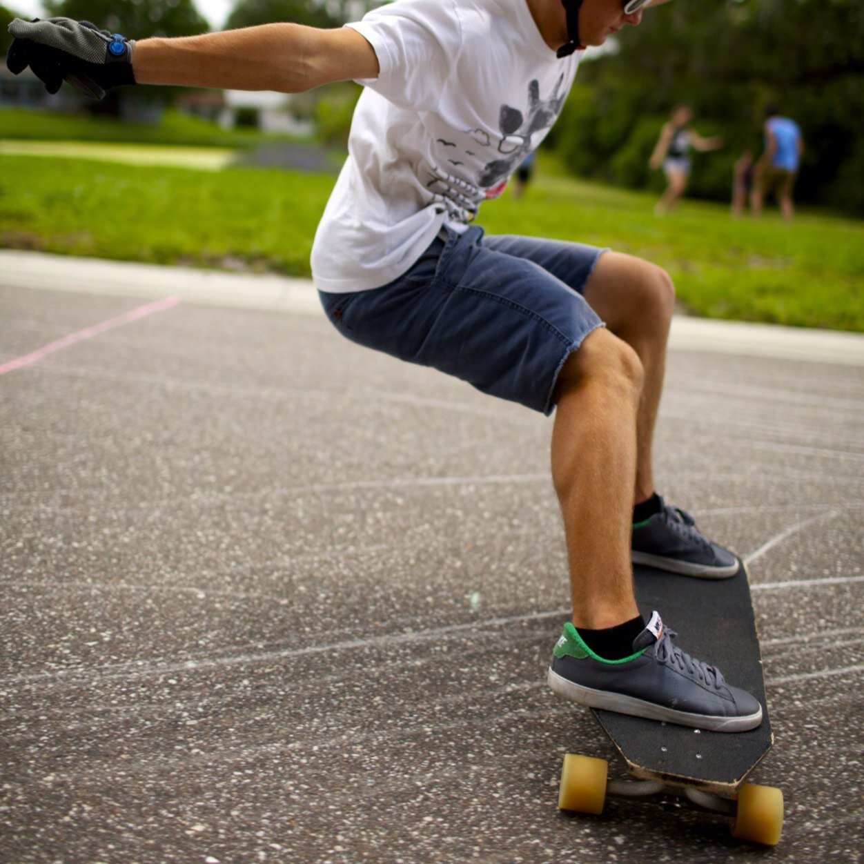 Lets bring the longboarding community closer//spread the stoke #StreetSurfing