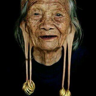 Hidup itu terlalu misterius. Berhentilah menebak-nebak. Lakukan saja apa yang benar.