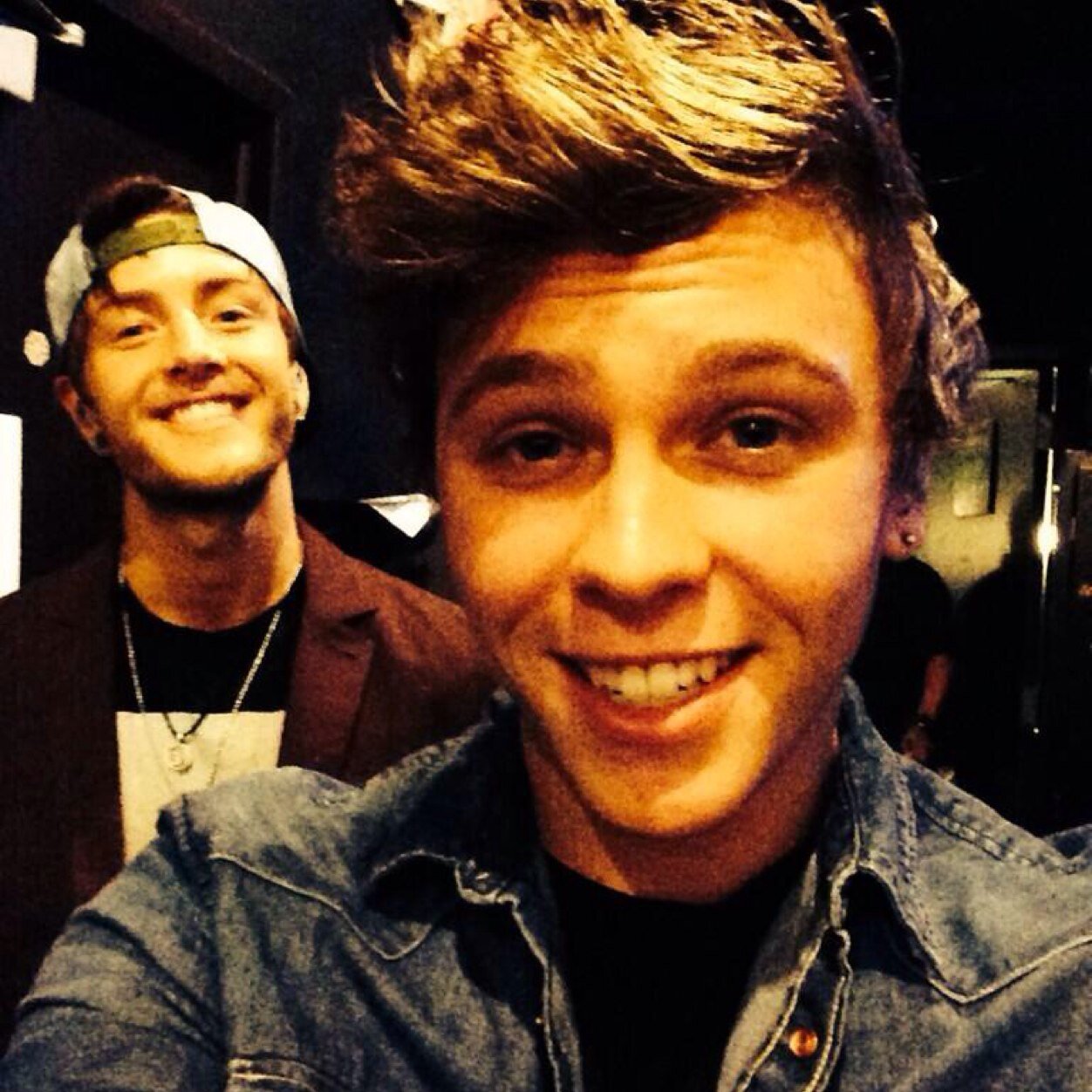 5sos 
Emblem3