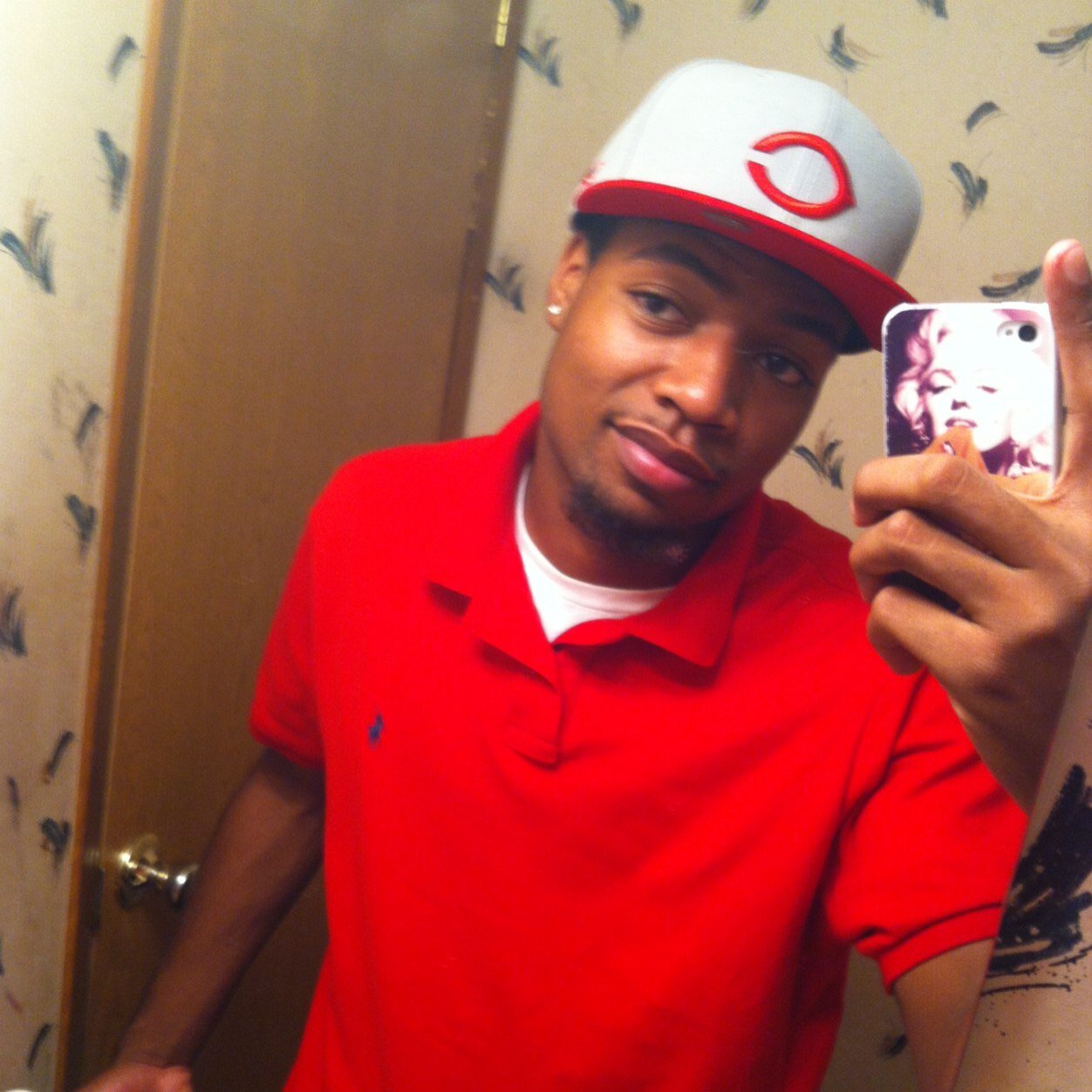 Yu dnt knw wht i been threw so dnt judge me by the cover.. Neva dwn my head always up 2 the sky no time for the BS bcuz im all abt my bizness