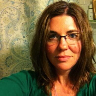 Loves living in Sooke, Mother of 3, and Accounts Manager for Checkfront, a cloud based booking management software.