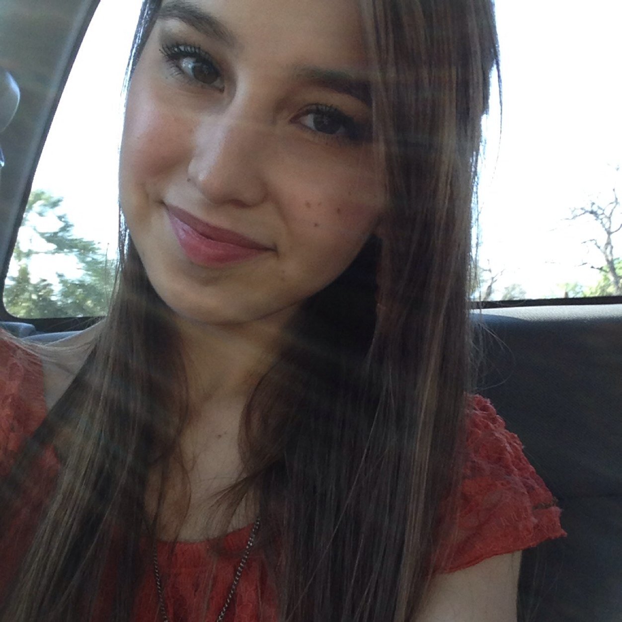 2⃣0⃣; daycare worker; Christmas is my favorite. Directioner. I love bowling & the movies. I love 1D, ya'll are amazinnggg ((: and Harry Styles is a babeee. 0/5