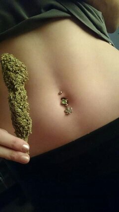 Im me, young wild and free. One of the most outgoing Stoners you'll meet. Bisexual. Canadian. Avi is Always me!  #staylifted