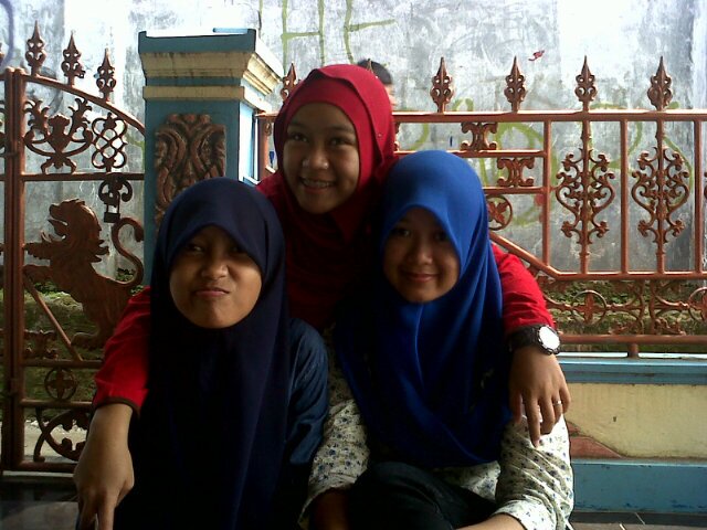 Follow twitter @eygha_eghoyy