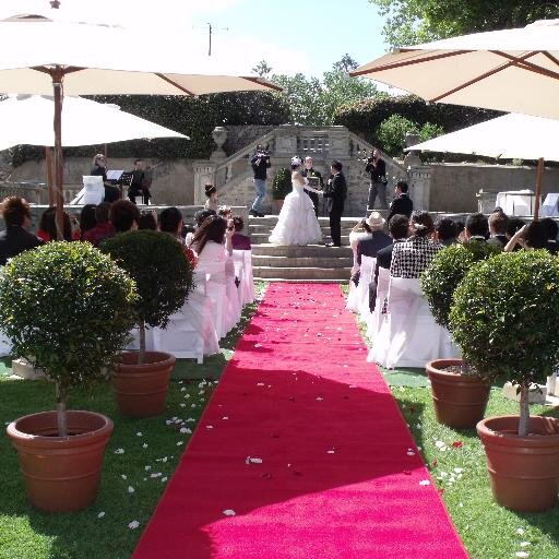The Celebrant Perth - Perth's Premier wedding celebrant with the Golden tie! He is renowned for presenting wedding ceremonies at Caversham House with vibrancy,