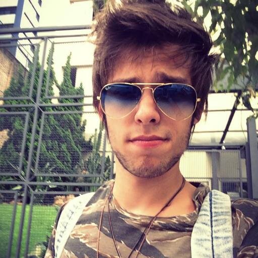 Meu amor pelo Dudu é incondicinalmente verdadeiro e meu maior sonho é ver o Dudu Surita me seguindo e dizendo um te amo. Por favor Dudu me note! s2'