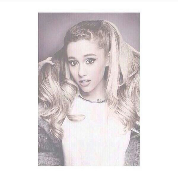 waiting for a new album from the queen♡