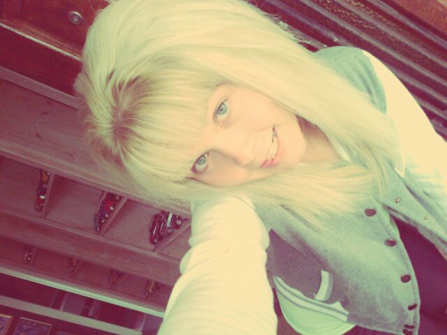 BiiAnca_09985's profile picture. HoeKoM [ wArRy_] waT anDer mEnsE sÊ ??