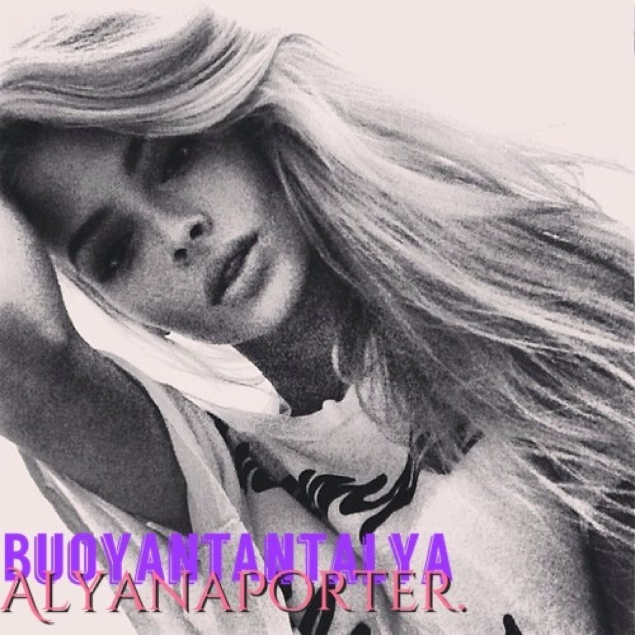 ¥ Pour le chasseur la proie idéale. #MiniTitties. I'm @AnalyzingReclus's princess; so you're irrevelant. #HappilyClaimed. . ¥
