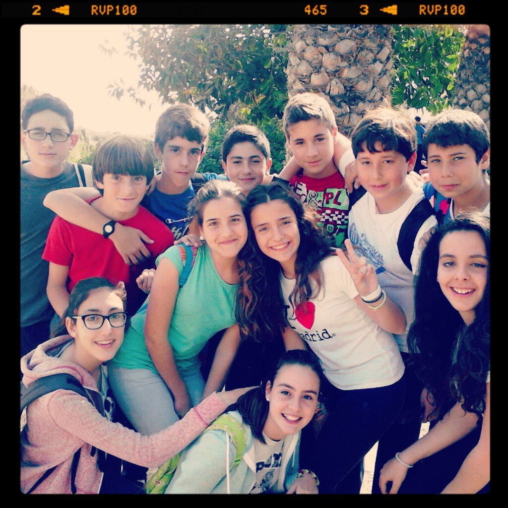Chico simpatico extrovertido chistoso siempre con una gran sonrisa en la cara scouts por siempre y con unos amigos increibles Manu y Adri los mejorees ;)
