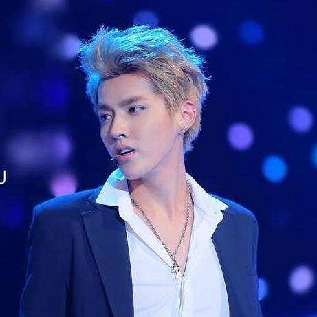 เป็น อซฟ.  ชอบทุกคน เมนหลักคือคริส  ^^ รักเอ็กโซเหมือนกันก็ฟอลมาน้าาา จุ๊บ*^*  น่ารักทุกคนอ่าาา!!!