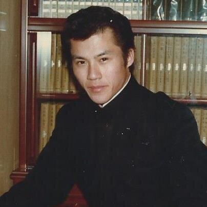 shingo123fukuda's profile picture. 写真ではまるでギャングかテロリストみたいですが、実は心優しい（たぶん）保守的な日本国民のひとりです。外国人の友人がおりますが、今話題になっている中国や韓国の友人や知り合いもいます。皆良い方達なので、尖閣諸島や竹島の問題や反日の実態には心を痛めています。しかし、日本人である限りは日本を守らねばなりません。