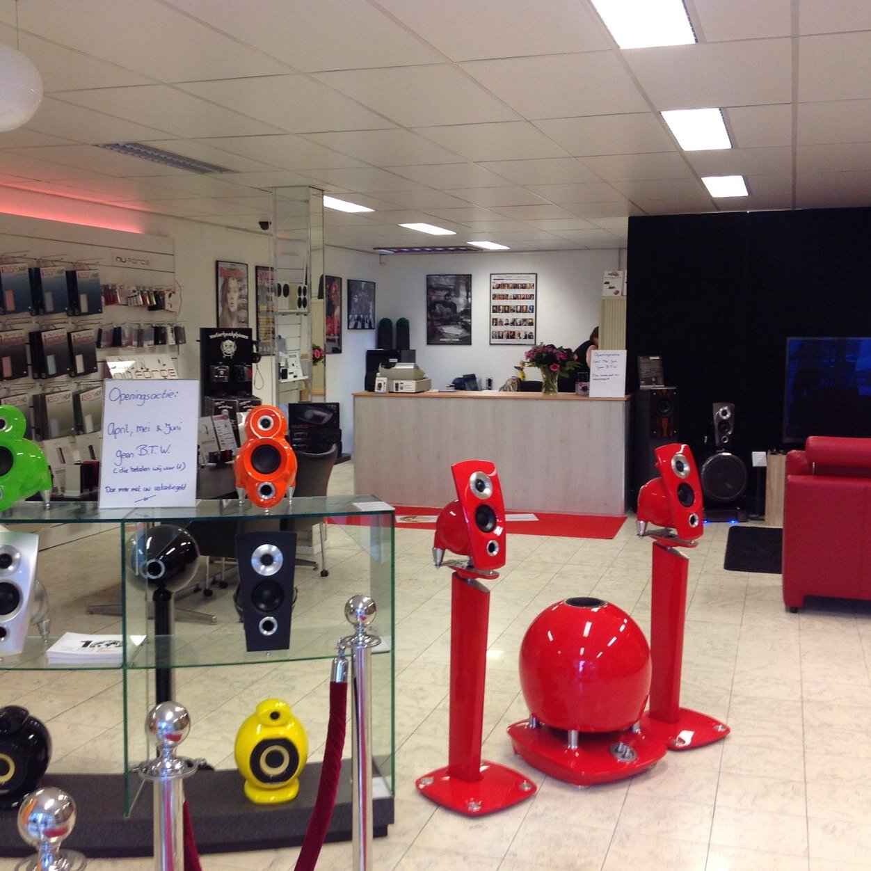 Sound and Style is uw regionale Audio Speciaalzaak en officieel dealer van o.a Beats, NAD, Yamaha, Focal, BlueSound, Dali en verschillende anderen.