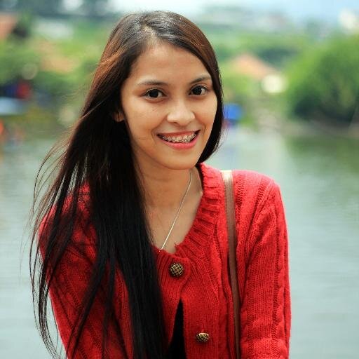 Perempuan yang ingin cantik :')