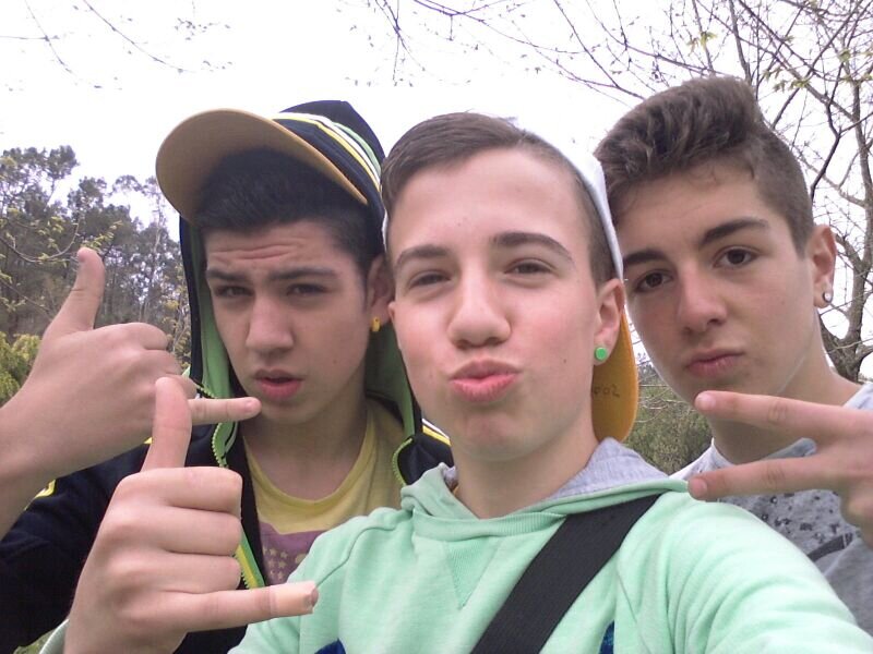 portodoval96's profile picture. de festa en festa e bebo porke m presta