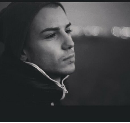 KDeelamar's profile picture. 