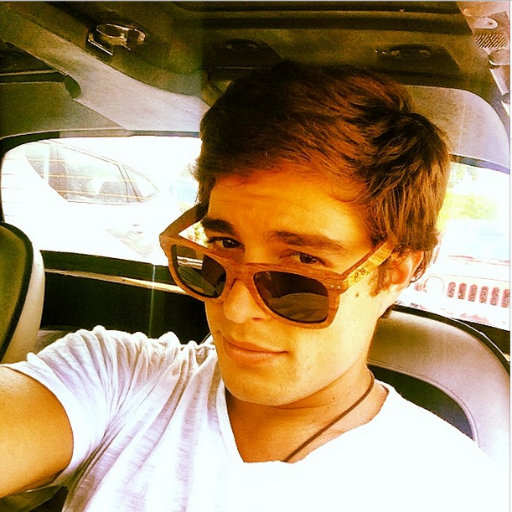 FC italiano dedicado a el actor/modelo/deportivo ecuatoriano @Danilocarrera.Danilo Carrera me siguiò  el 27/01/2014