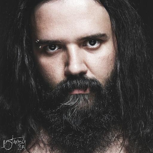 ♂ ♋ Born and based in Rome, Italy
📷 Beauty and Portrait Photographer
🖌 Retoucher
